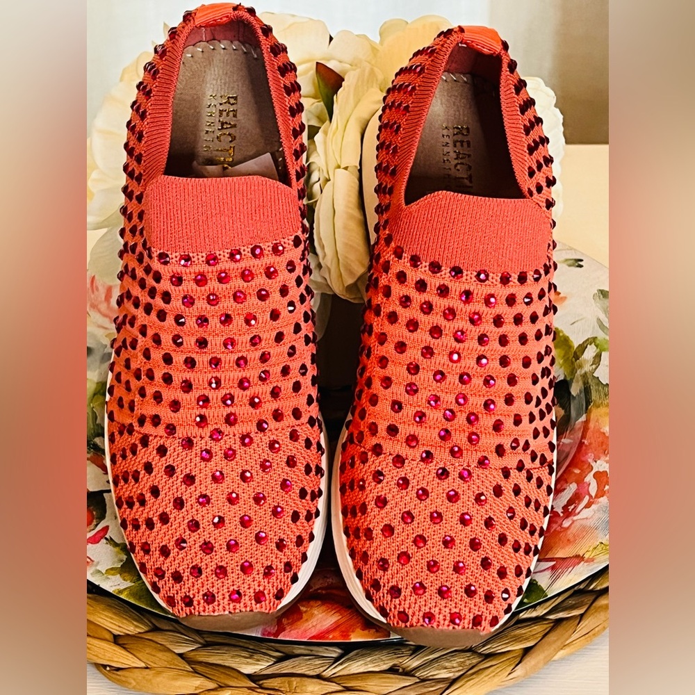 REACTION KENNETH COLE Coral Beaded Sneakers|6.5|NWOT‎